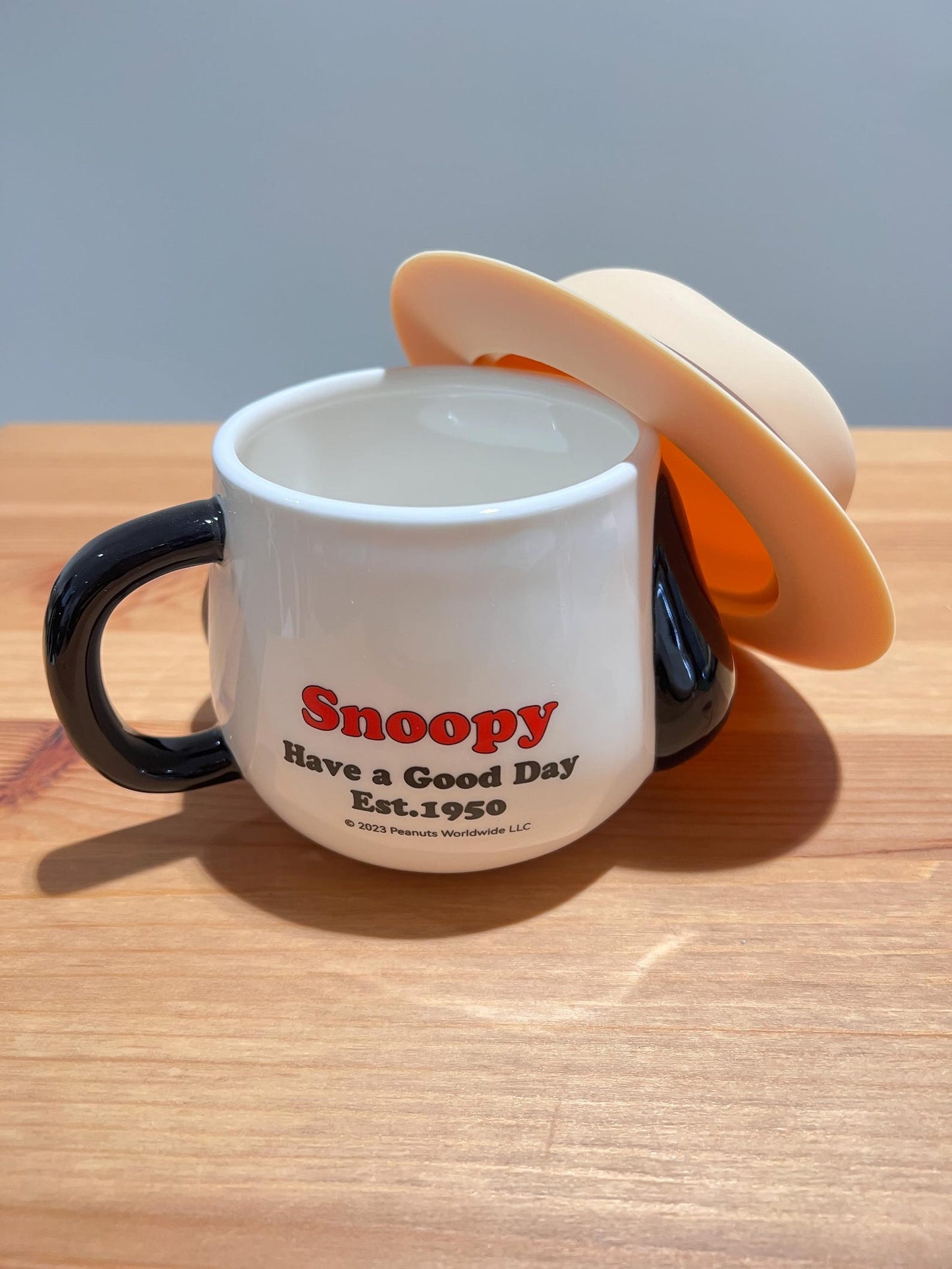 Snoopy ceramic mug with lid 500ml for coffee or tea