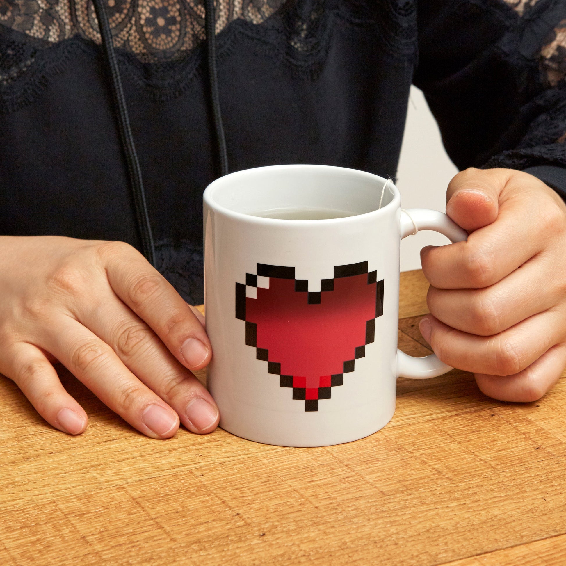 Pixel Heart Morph Mug color-changing heat-sensitive coffee cup